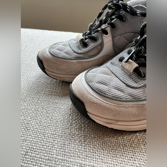 Authentic Chanel sneakers size 36.5 - Picture 2 of 10